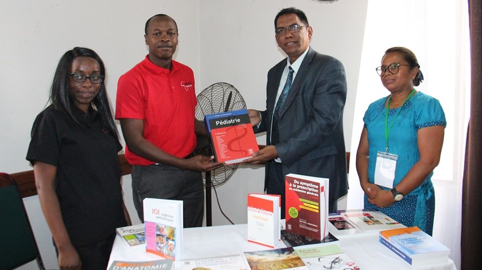 Dotation de livres pour les 06 Instituts de Formation Inter-Régional des Paramédicaux de Madagascar