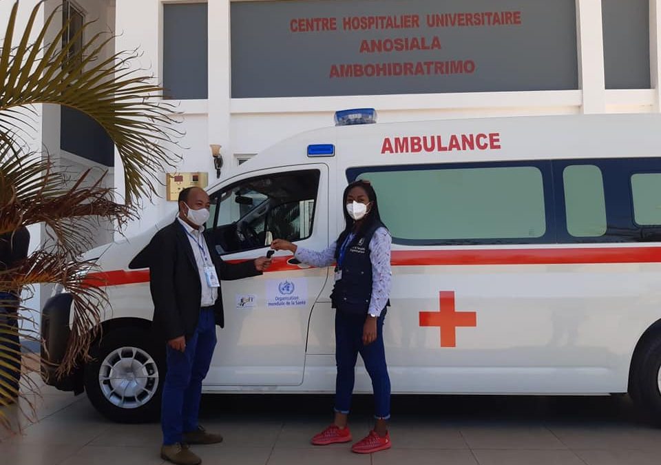 Remise d’une ambulance médicalisée et équipé au CHU Anosiala